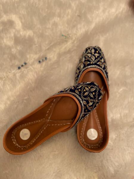 Blue Velvet Zari (Punjabi jutti)